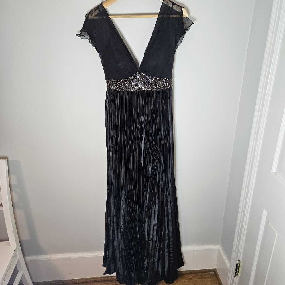 Mac Duggal Black Maxi Dress Pleat Skirt Beaded Waist Chiffon Deep V Neck 4